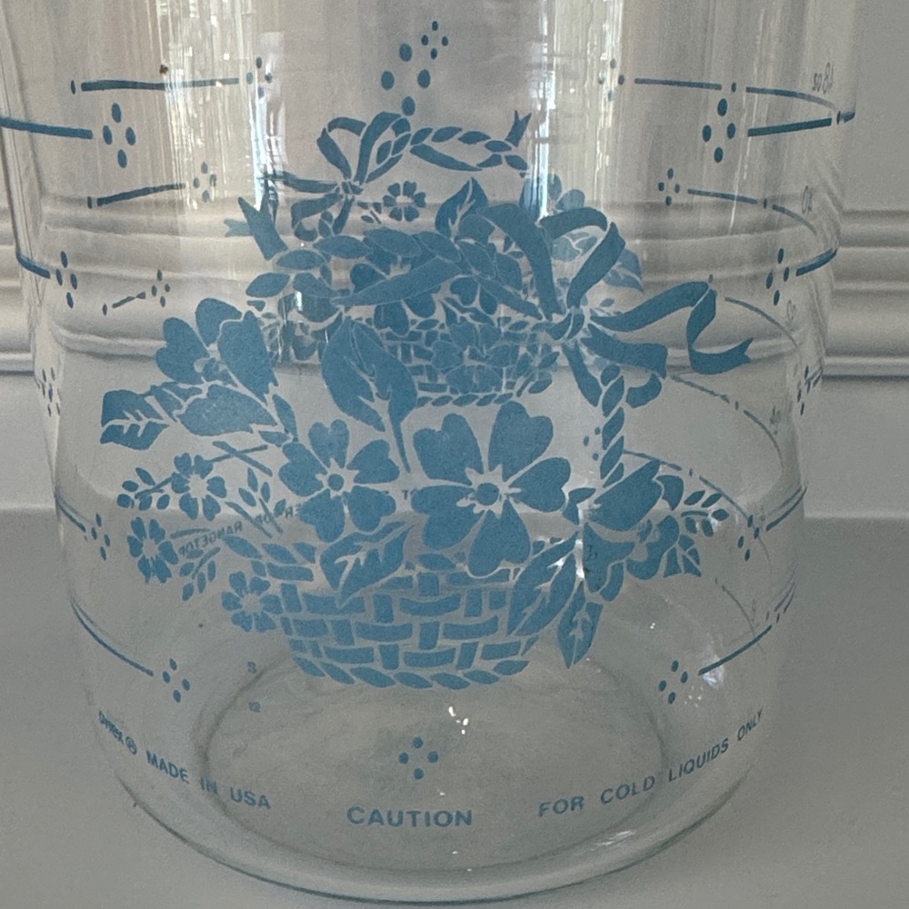 Pyrex Vintage Glass Pitcher with Cornflower Blue Pattern - Picture 2 of 9